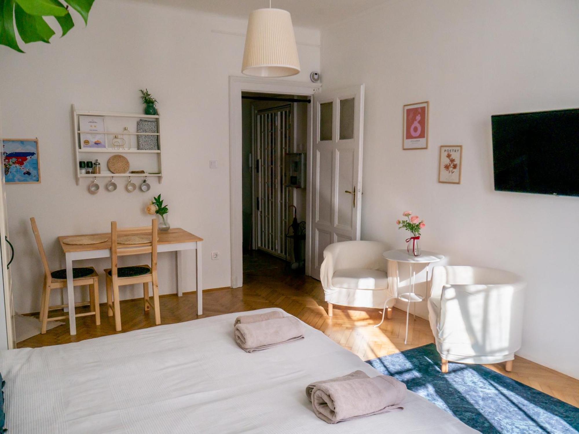 Quiet Apartment Near Buda Castle Boedapest Buitenkant foto